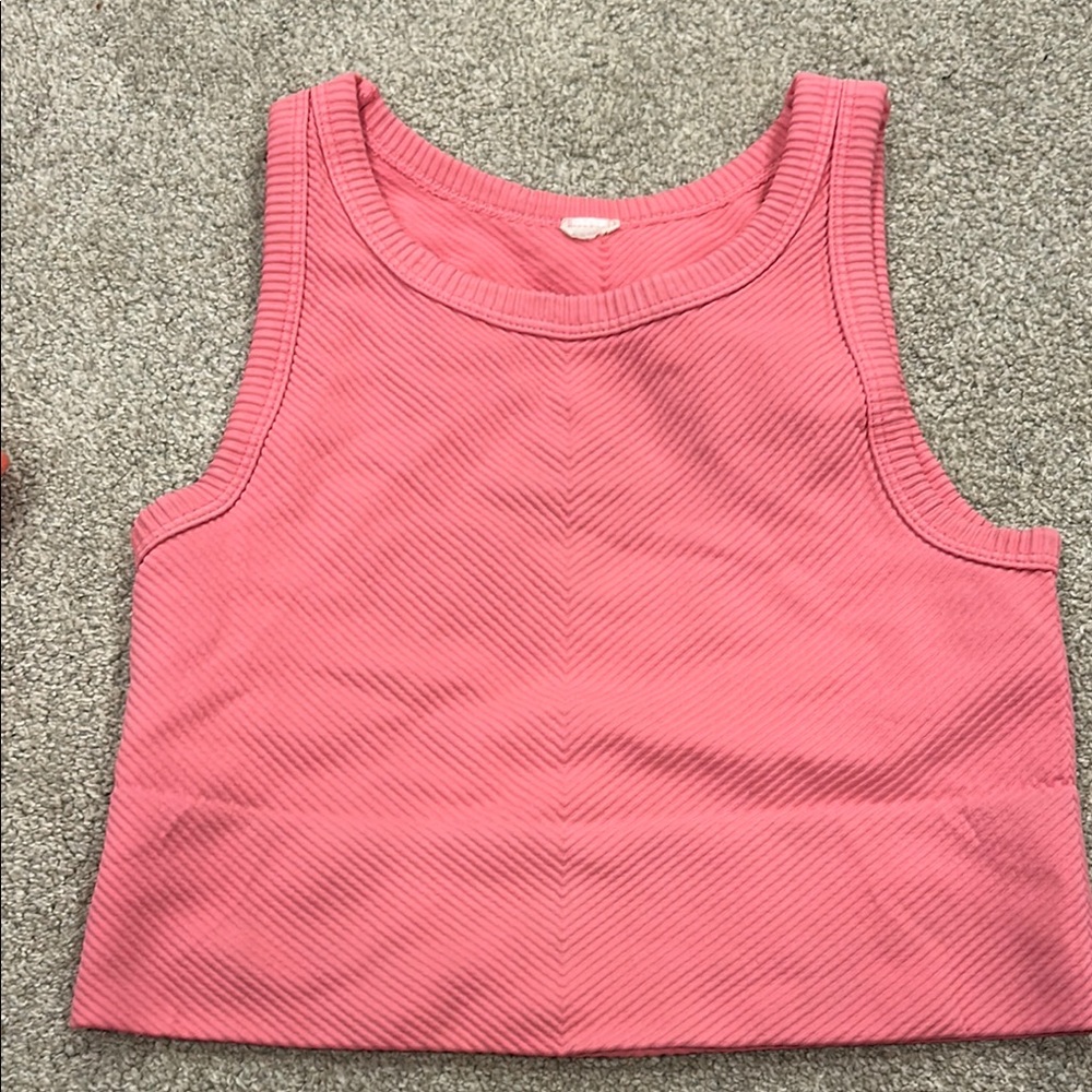 Pink cropped ribbed tank